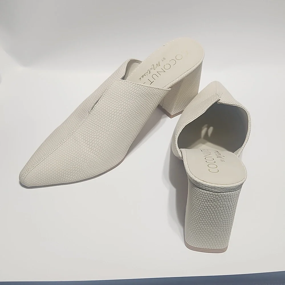 Coconuts by Matisse Women's Cream Textured Mules - Picture 3 of 8